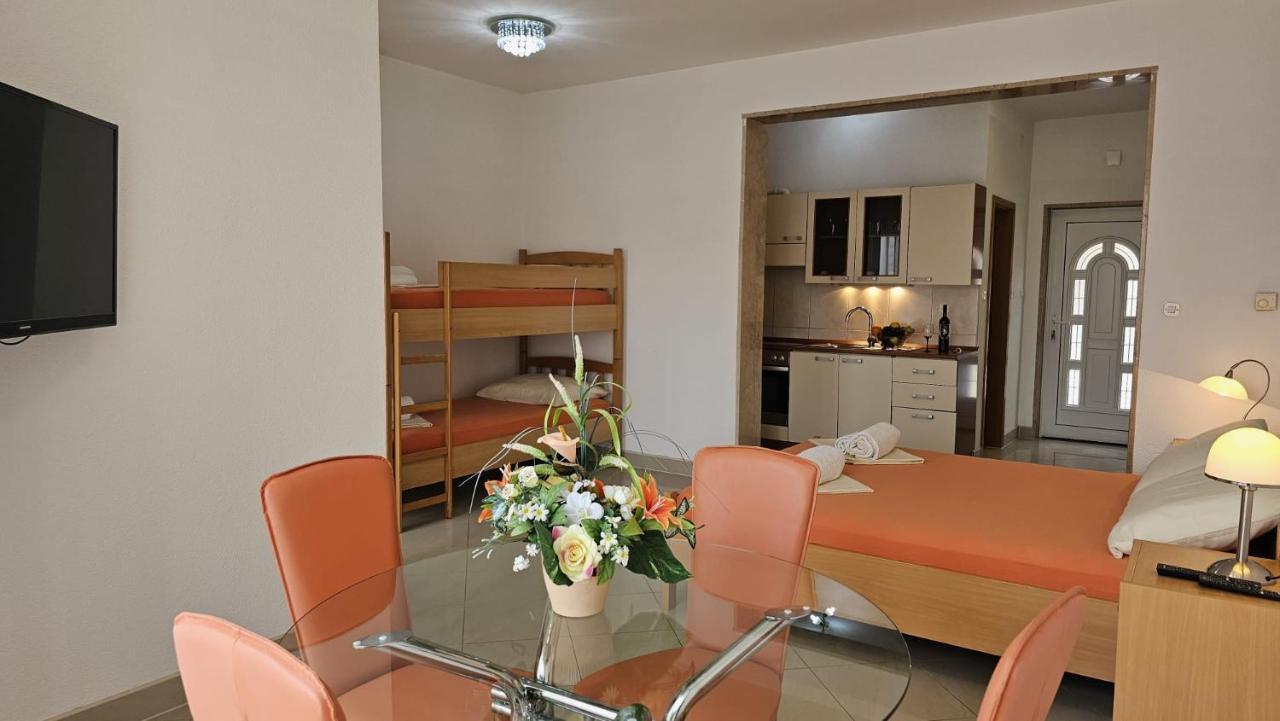 Apartmani Barnjak Traù Esterno foto