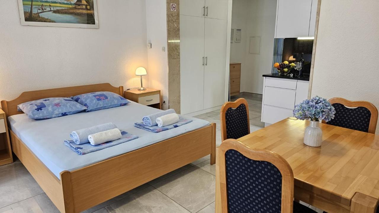 Apartmani Barnjak Traù Esterno foto