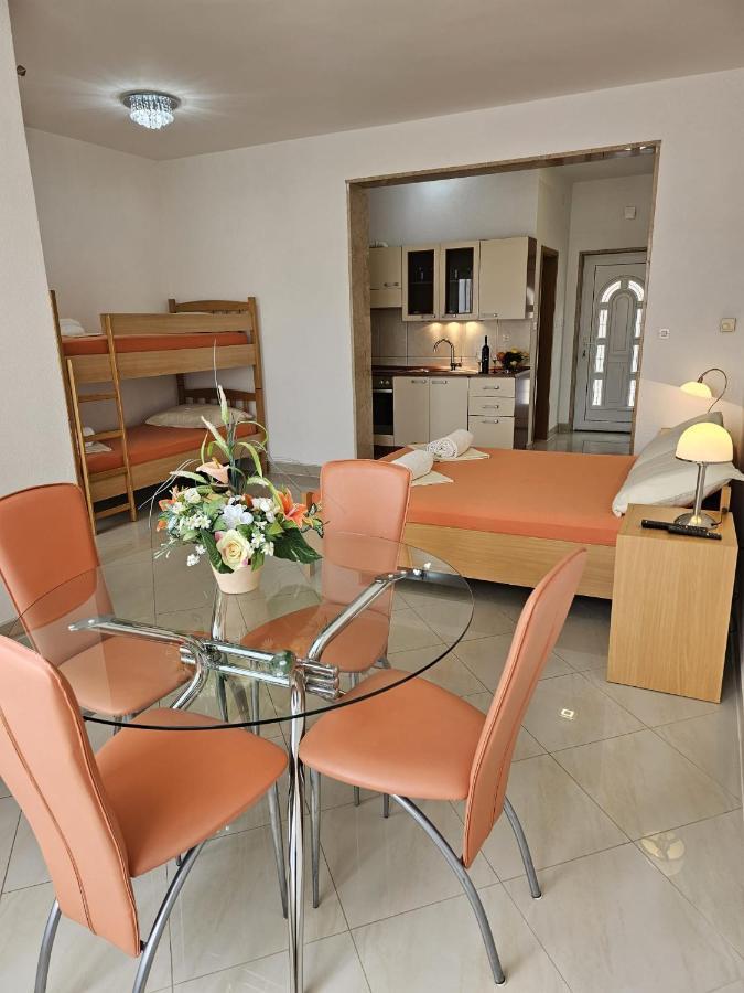 Apartmani Barnjak Traù Esterno foto